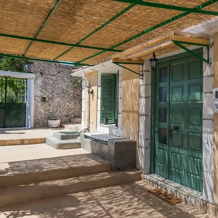 Private Bonora Villa *